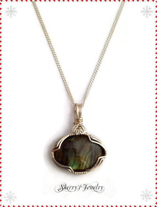 Silver Labradorite Pendant