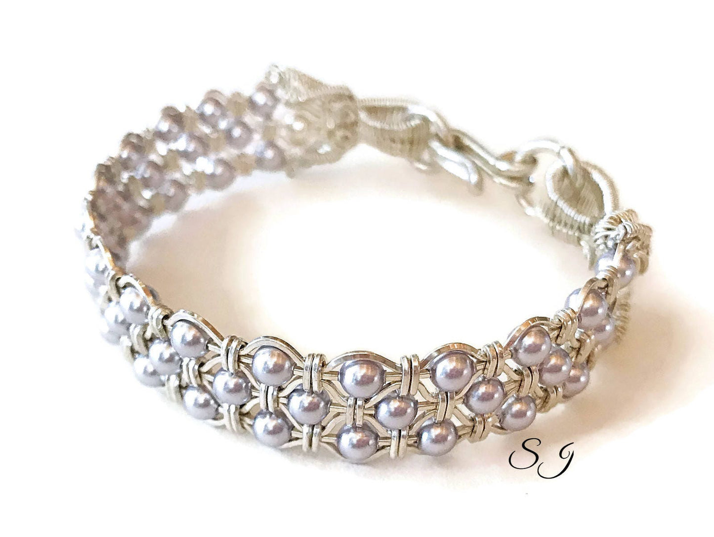 Silver Lavender pearl bracelet