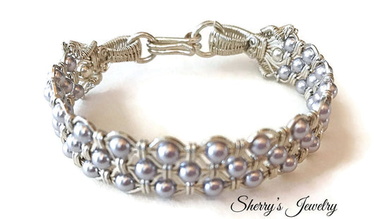 Silver Lavender pearl bracelet