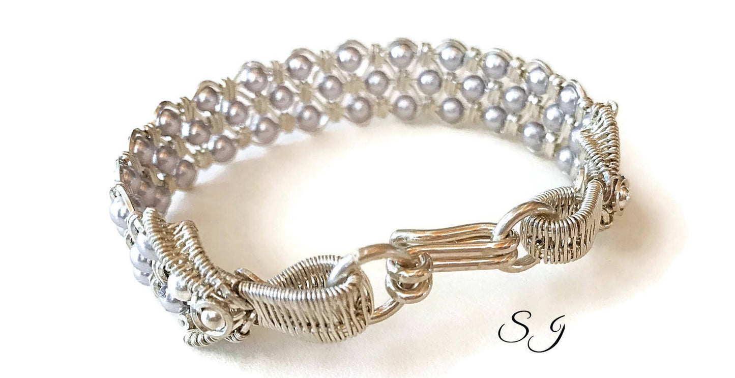 Silver Lavender pearl bracelet